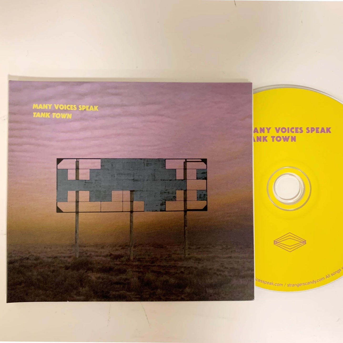 Many Voices Speak - Tank Town (CD)